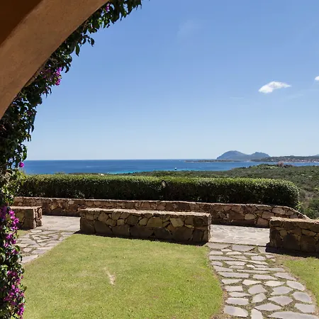 Costa Ruja Aparthotel