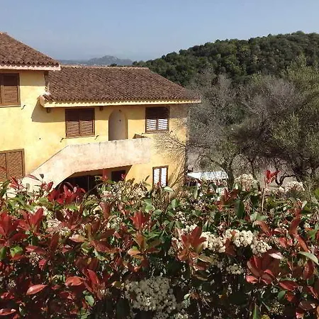 Costa Ruja Aparthotel 3*