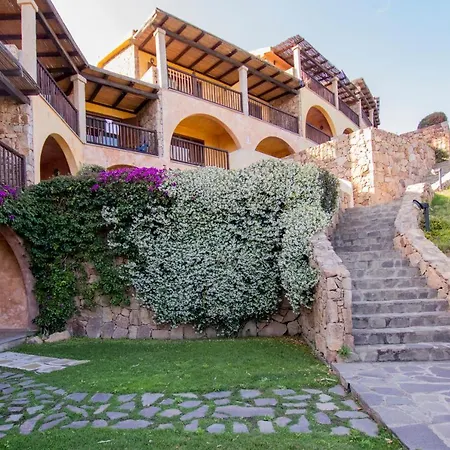 Costa Ruja Aparthotel