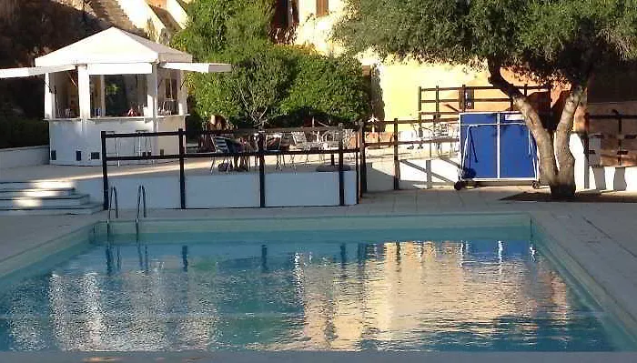 Apartmanhotel Costa Ruja 3*