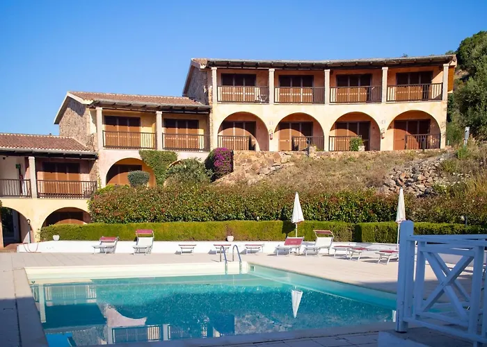 Apartmanhotel Costa Ruja 3*