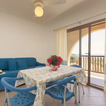 Costa Ruja Aparthotel 3*