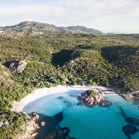 Ξενοδοχείο με διαμερίσματα Costa Ruja Portisco