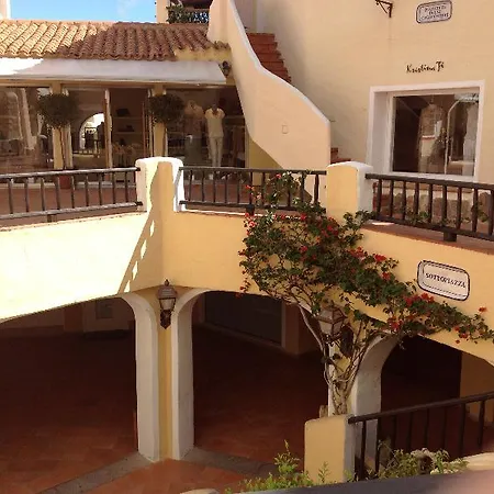 Lejlighedshotel Costa Ruja 3*