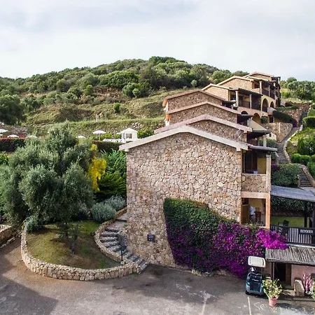 Costa Ruja Aparthotel 3*